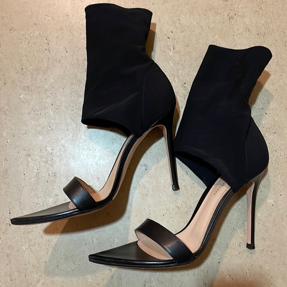 Gianvito Rossi Milano Black Heels